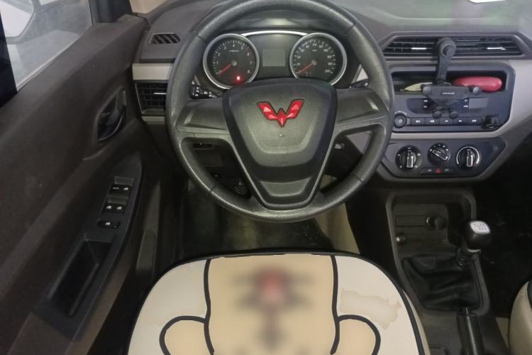 Used Wuling Hongguang 2021 1.5L Revised S Standard Version with Electric Power Steering LAR Steering Wheel