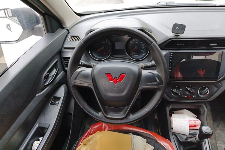 Used Wuling Hongguang 2021 1.5L Revised S Base Version with Electric Power Steering LAR Steering Wheel