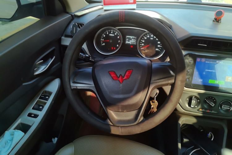 Used Wuling Hongguang 2021 1.5L S Comfort Edition LAR Steering Wheel