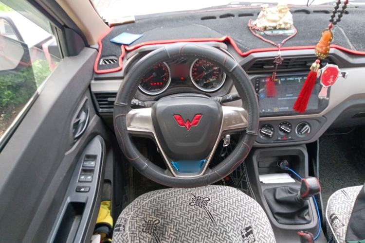 Used Wuling Hongguang 2021 1.5L Revised S Standard Version with Electric Power Steering LAR Steering Wheel