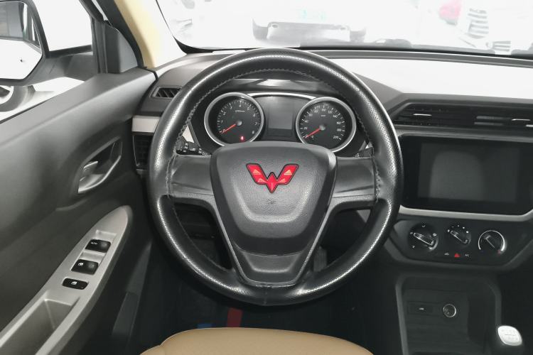 Used Wuling Hongguang 2021 1.5L S Comfort Edition LAR Steering Wheel