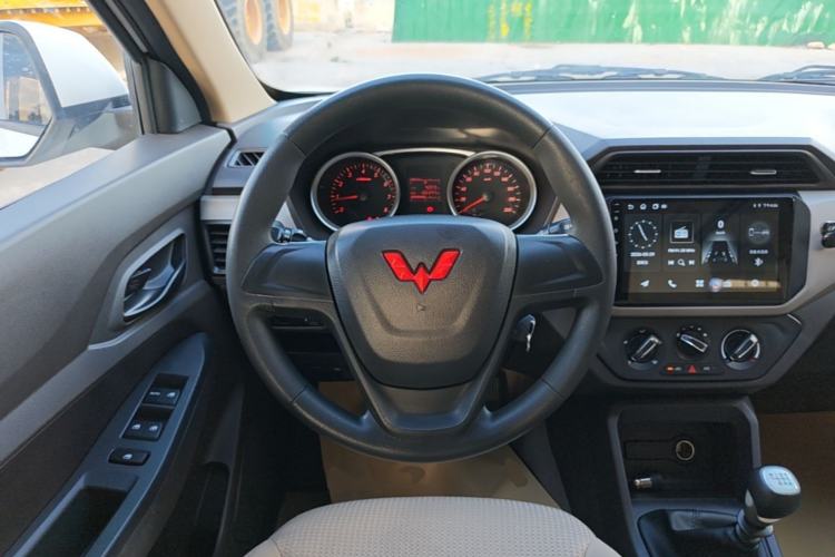 Used Wuling Hongguang 2021 1.5L Revised S Standard Version with Electric Power Steering LAR Steering Wheel