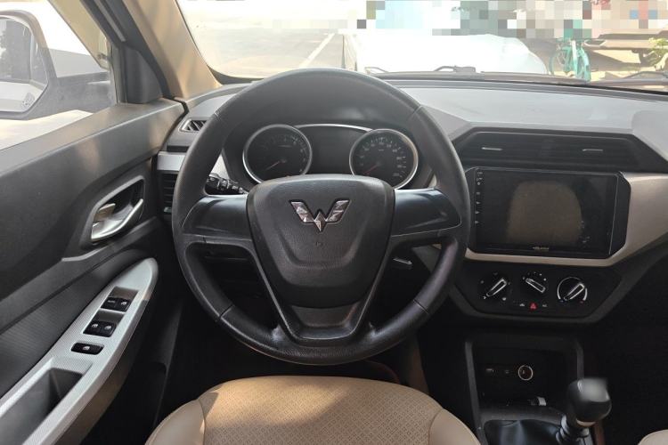 Used Wuling Hongguang 2021 1.5L S Comfort Edition LAR Steering Wheel