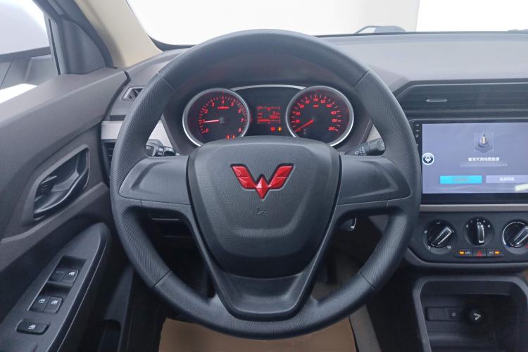 Used Wuling Hongguang 2021 1.5L Revised S Standard Version with Electric Power Steering LAR Steering Wheel