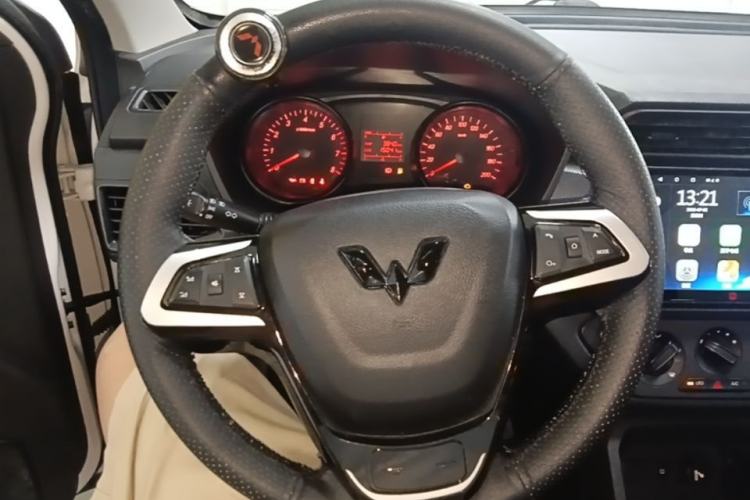 Used Wuling Hongguang 2021 1.5L Revised S Base Version Hydraulic Power Steering LAR Steering Wheel