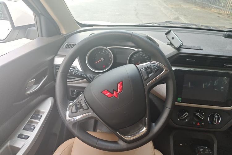 Used Wuling Hongguang 2021 1.5L S Comfort Edition LAR Steering Wheel