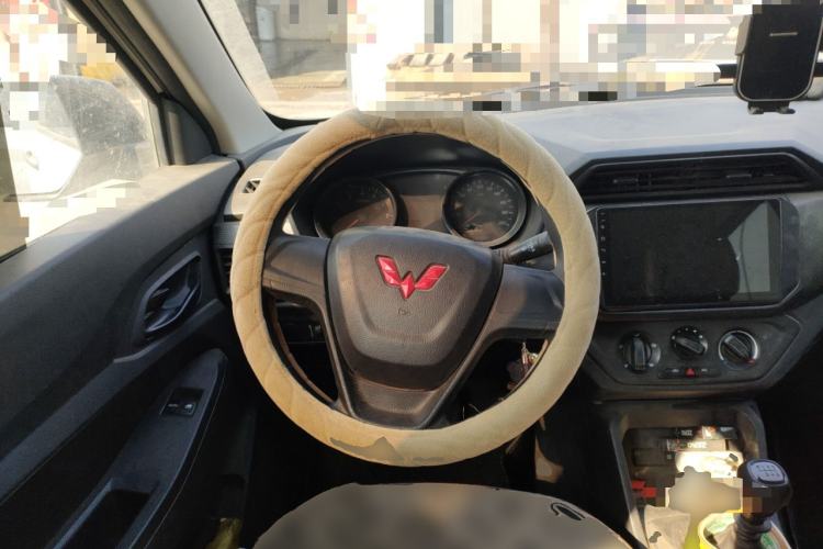 Used Wuling Hongguang 2021 1.5L Revised S Base Version Hydraulic Power Steering LAR Steering Wheel
