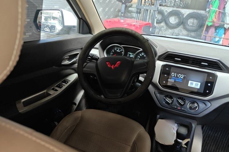 Used Wuling Hongguang 2021 1.5L S Comfort Edition LAR Steering Wheel