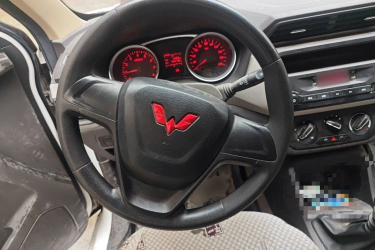 Used Wuling Hongguang 2021 1.5L Revised S Standard Version with Electric Power Steering LAR Steering Wheel