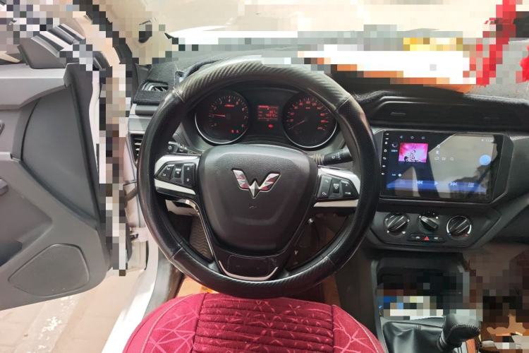 Used Wuling Hongguang 2021 1.5L Revised S Base Version with Electric Power Steering LAR Steering Wheel