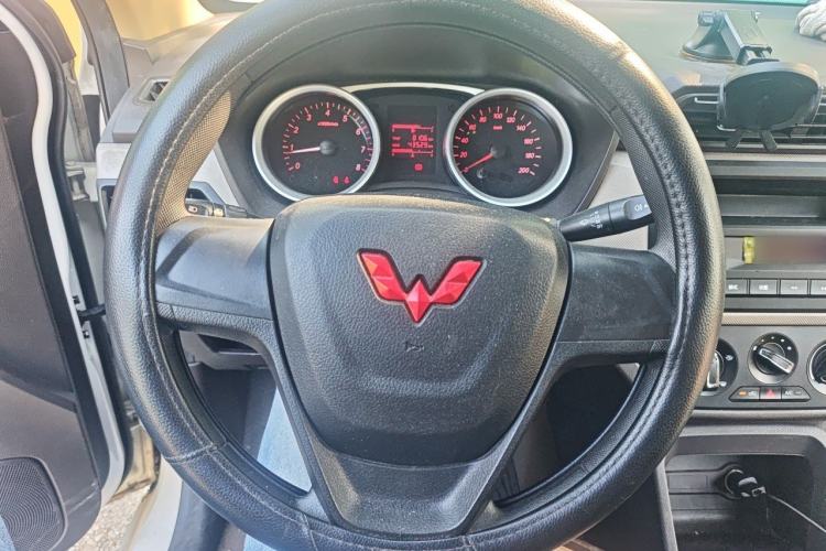Used Wuling Hongguang 2021 1.5L S Standard Version LAR Steering Wheel