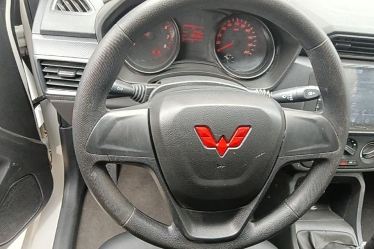 Used Wuling Hongguang 2021 1.5L Revised S Base Version with Electric Power Steering LAR Steering Wheel