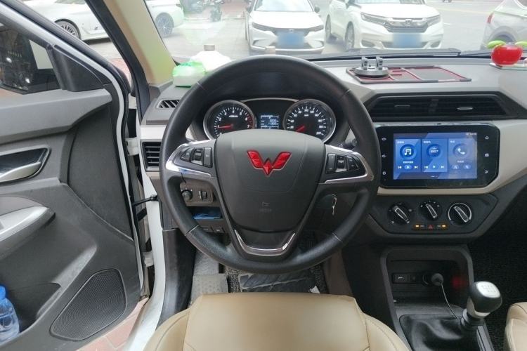 Used Wuling Hongguang 2021 1.5L S Comfort Edition LAR Steering Wheel