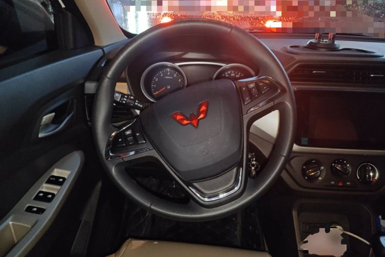Used Wuling Hongguang 2021 1.5L S Comfort Edition LAR Steering Wheel