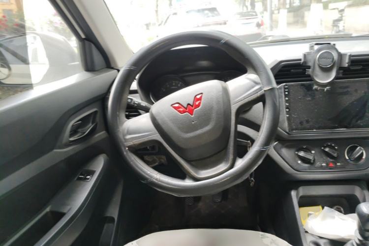 Used Wuling Hongguang 2021 1.5L Revised S Base Version with Electric Power Steering LAR Steering Wheel
