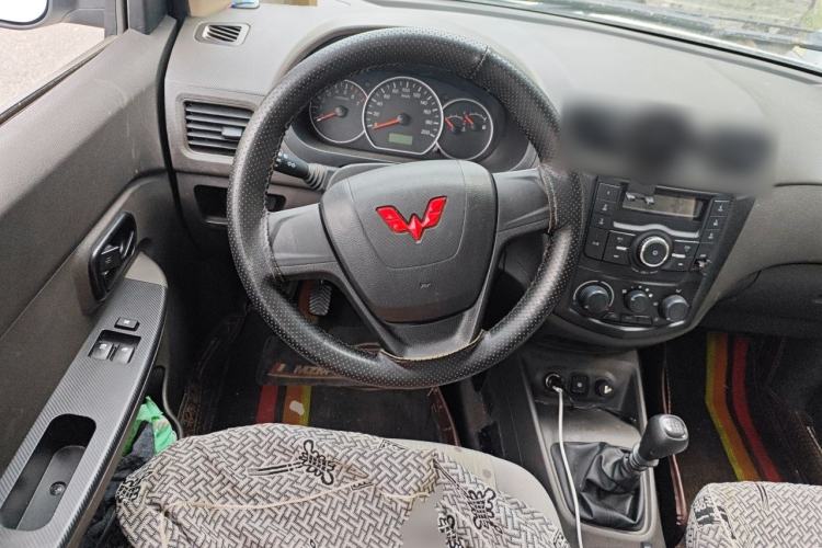 Used Wuling Hongguang 2021 1.5L Revised S Base Version Hydraulic Power Steering LAR Steering Wheel