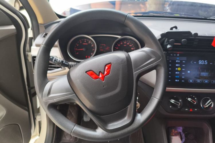 Used Wuling Hongguang 2021 1.5L Revised S Standard Version with Electric Power Steering LAR Steering Wheel