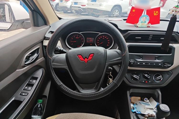 Used Wuling Hongguang 2021 1.5L S Standard Version LAR Steering Wheel