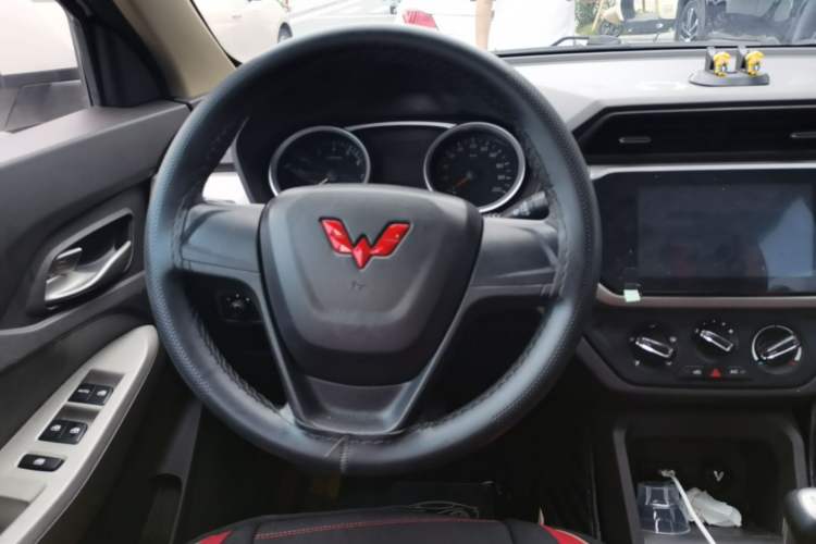 Used Wuling Hongguang 2021 1.5L S Comfort Edition LAR Steering Wheel