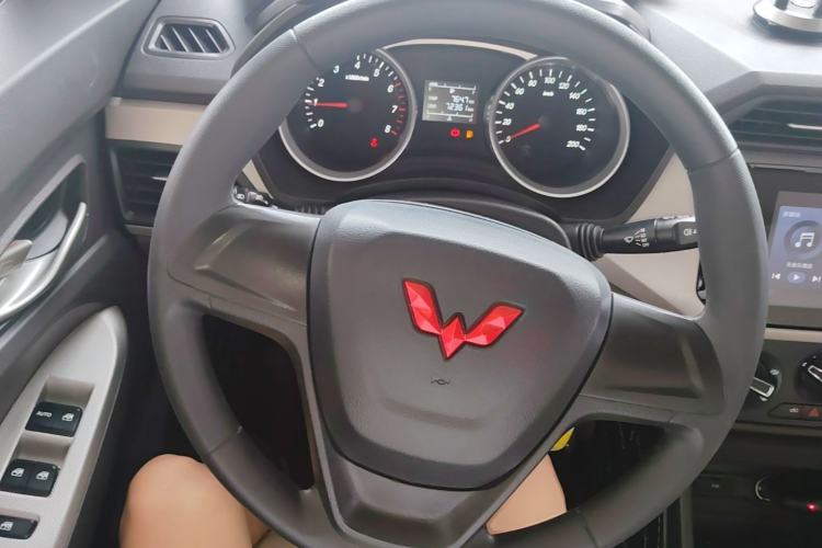 Used Wuling Hongguang 2021 1.5L Facelifted S Comfort Version with Electric Power Steering LAR Steering Wheel