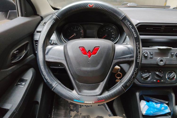 Used Wuling Hongguang 2021 1.5L Revised S Base Version with Electric Power Steering LAR Steering Wheel