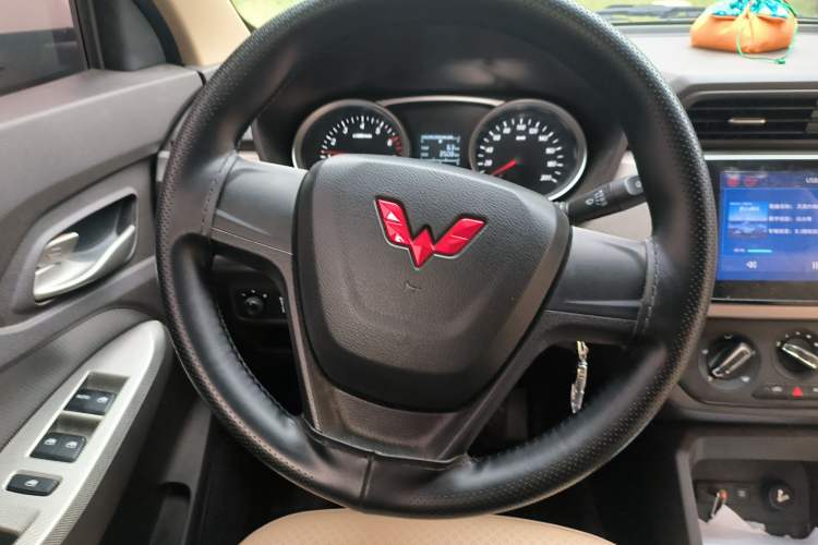 Used Wuling Hongguang 2021 1.5L Facelifted S Comfort Version with Electric Power Steering LAR Steering Wheel