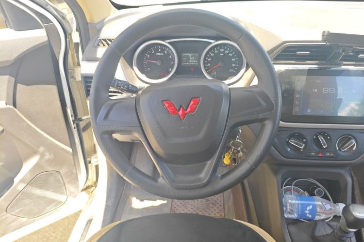 Used Wuling Hongguang 2021 1.5L Facelifted S Comfort Version with Electric Power Steering LAR Steering Wheel