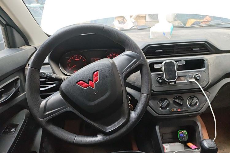 Used Wuling Hongguang 2021 1.5L Revised S Base Version with Electric Power Steering LAR Steering Wheel
