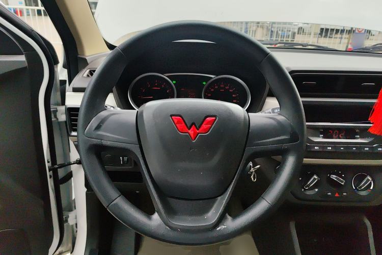 Used Wuling Hongguang 2021 1.5L Revised S Standard Version with Electric Power Steering LAR Steering Wheel