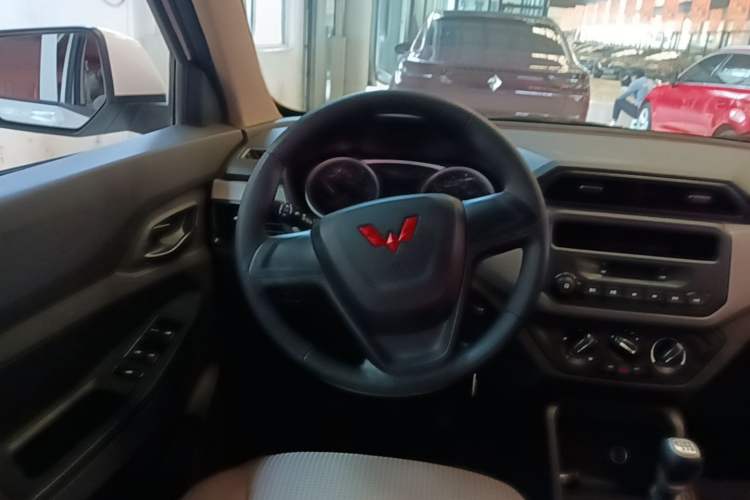 Used Wuling Hongguang 2021 1.5L Revised S Standard Version with Electric Power Steering LAR Steering Wheel