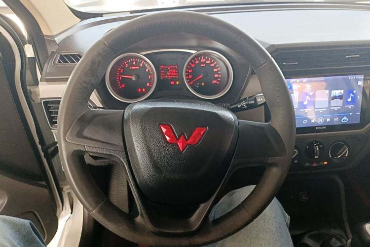 Used Wuling Hongguang 2021 1.5L Revised S Standard Version Hydraulic-Power-Assisted LAR Steering Wheel
