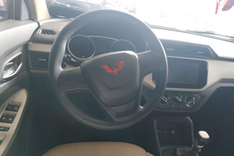 Used Wuling Hongguang 2021 1.5L S Comfort Edition LAR Steering Wheel