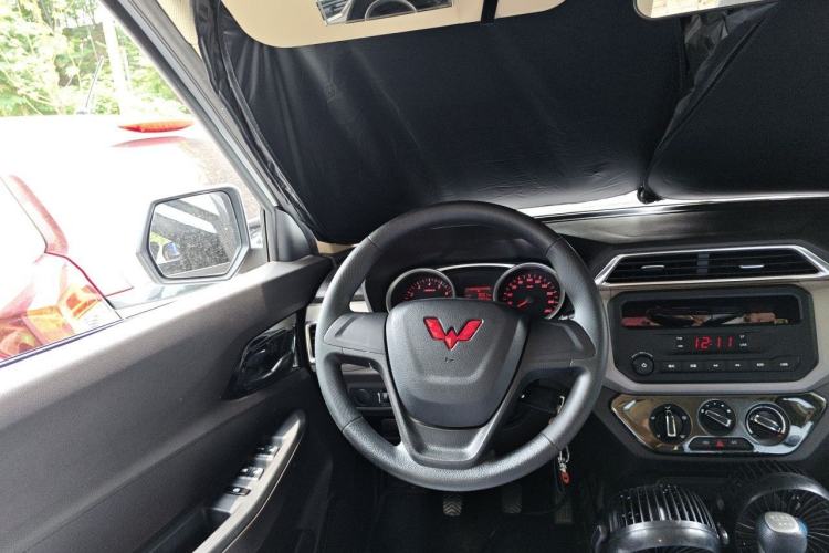 Used Wuling Hongguang 2021 1.5L Revised S Standard Version with Electric Power Steering LAR Steering Wheel