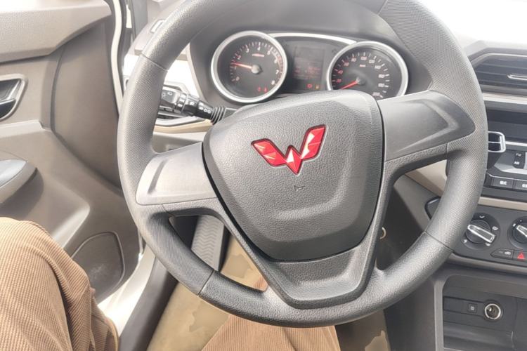 Used Wuling Hongguang 2021 1.5L Revised S Standard Version with Electric Power Steering LAR Steering Wheel