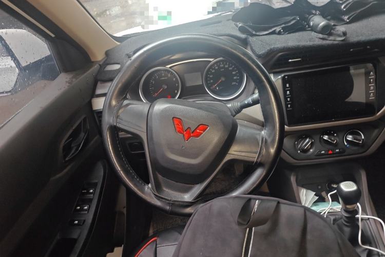 Used Wuling Hongguang 2021 1.5L Revised S Standard Version with Electric Power Steering LAR Steering Wheel