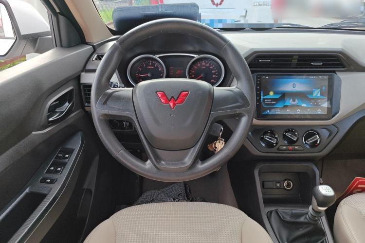 Used Wuling Hongguang 2021 1.5L Revised S Standard Version with Electric Power Steering LAR Steering Wheel