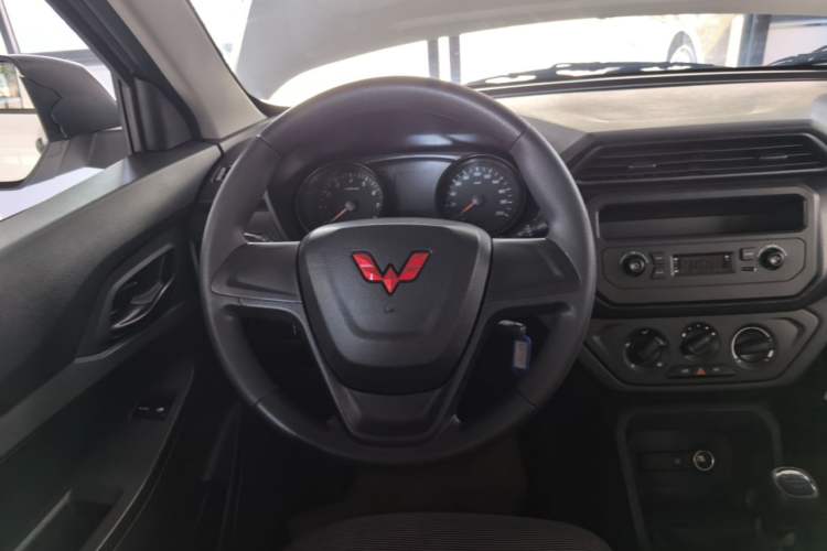Used Wuling Hongguang 2021 1.5L Revised S Base Version with Electric Power Steering LAR Steering Wheel