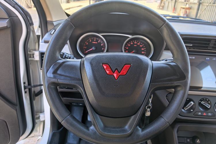 Used Wuling Hongguang 2021 1.5L S Standard Version LAR Steering Wheel