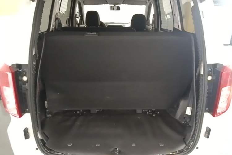 Used Wuling Hongguang 2021 1.5L Revised S Base Version Hydraulic Power Steering LAR Trunk