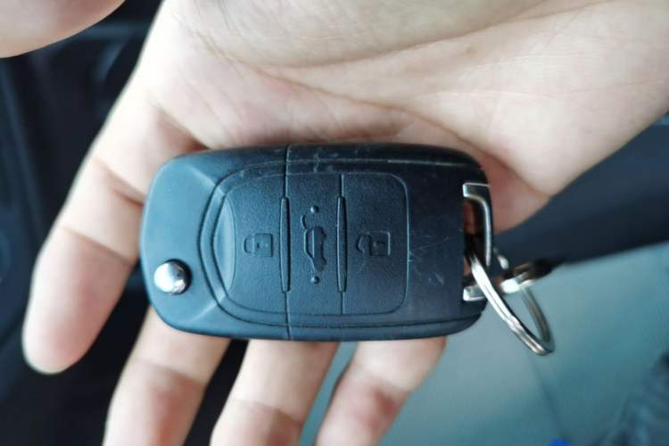 Used Wuling Hongguang 2021 1.5L Revised S Base Version Hydraulic Power Steering LAR Vehicle Key