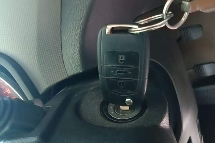 Used Wuling Hongguang 2021 1.5L Revised S Standard Version Hydraulic-Power-Assisted LAR Vehicle Key