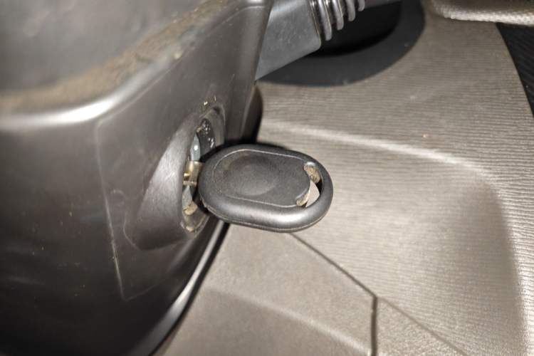 Used Wuling Hongguang 2021 1.5L S Base Version LAR Vehicle Key