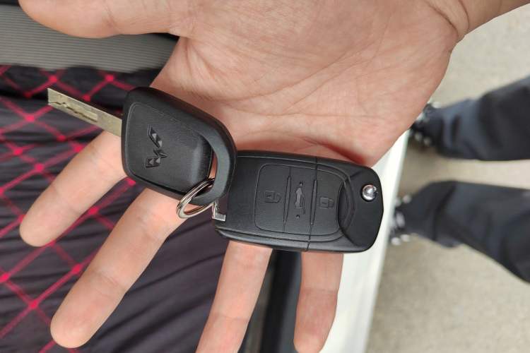 Used Wuling Hongguang 2021 1.5L S Base Version LAR Vehicle Key