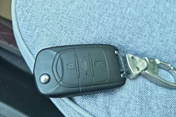 Used Wuling Hongguang 2021 1.5L Revised S Base Version Hydraulic Power Steering LAR Vehicle Key