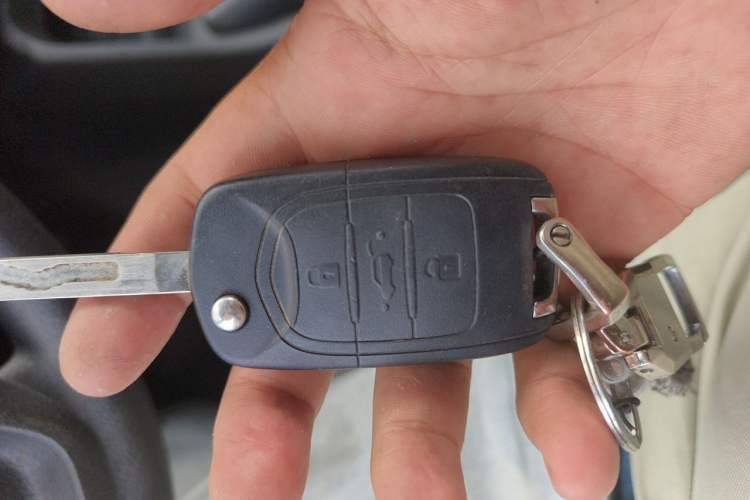 Used Wuling Hongguang 2021 1.5L Revised S Base Version with Electric Power Steering LAR Vehicle Key
