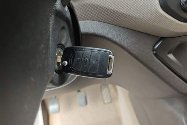 Used Wuling Hongguang 2021 1.5L Revised S Standard Version with Electric Power Steering LAR Vehicle Key