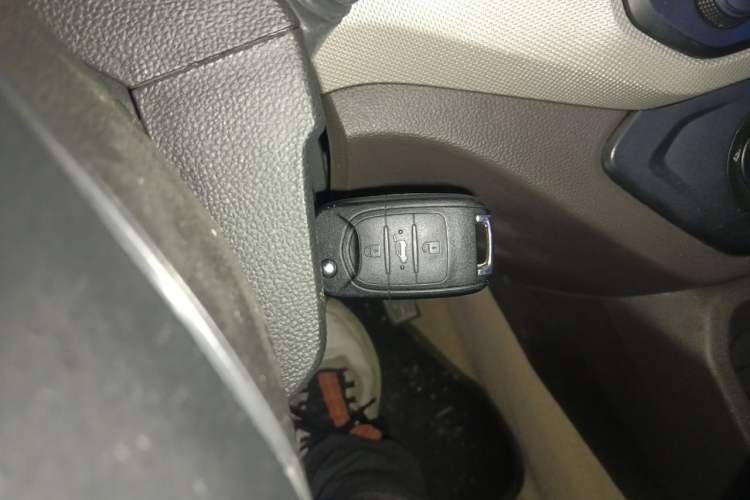 Used Wuling Hongguang 2021 1.5L Revised S Standard Version with Electric Power Steering LAR Vehicle Key