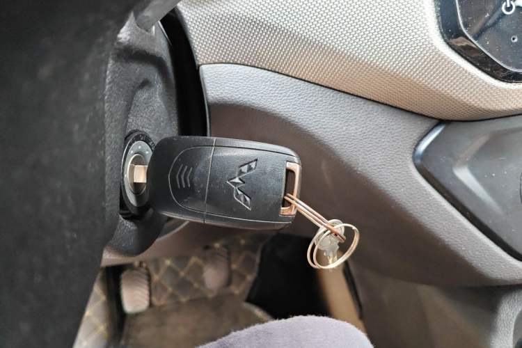 Used Wuling Hongguang 2021 1.5L S Comfort Edition LAR Vehicle Key