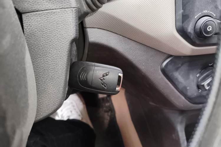 Used Wuling Hongguang 2021 1.5L S Standard Version LAR Vehicle Key