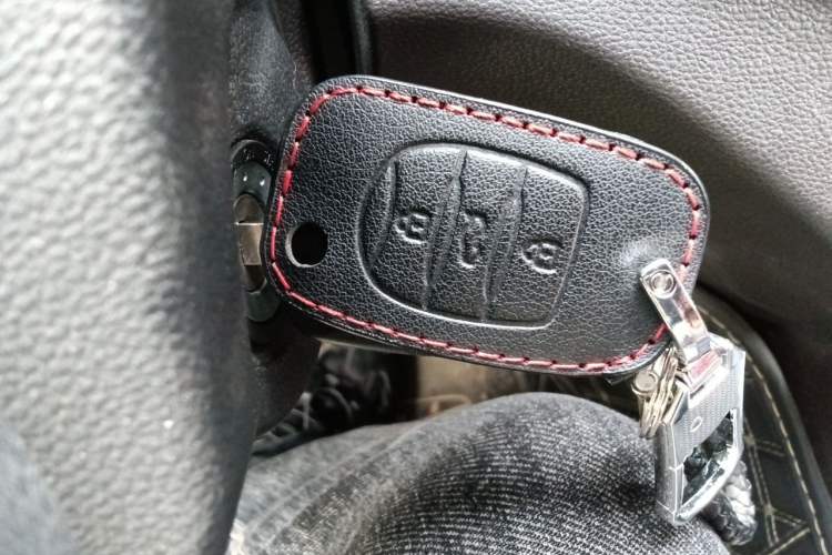 Used Wuling Hongguang 2021 1.5L Revised S Standard Version with Electric Power Steering LAR Vehicle Key